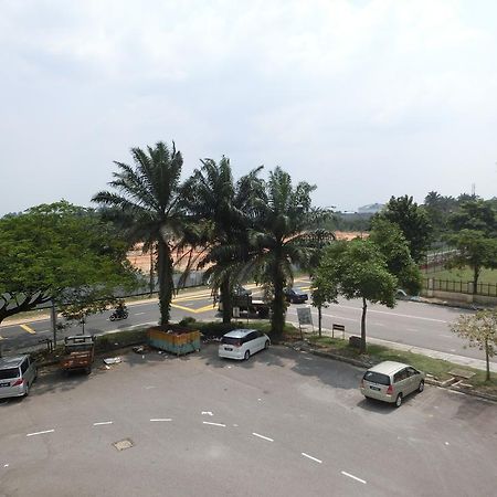 Nah Hotel Skudai Esterno foto