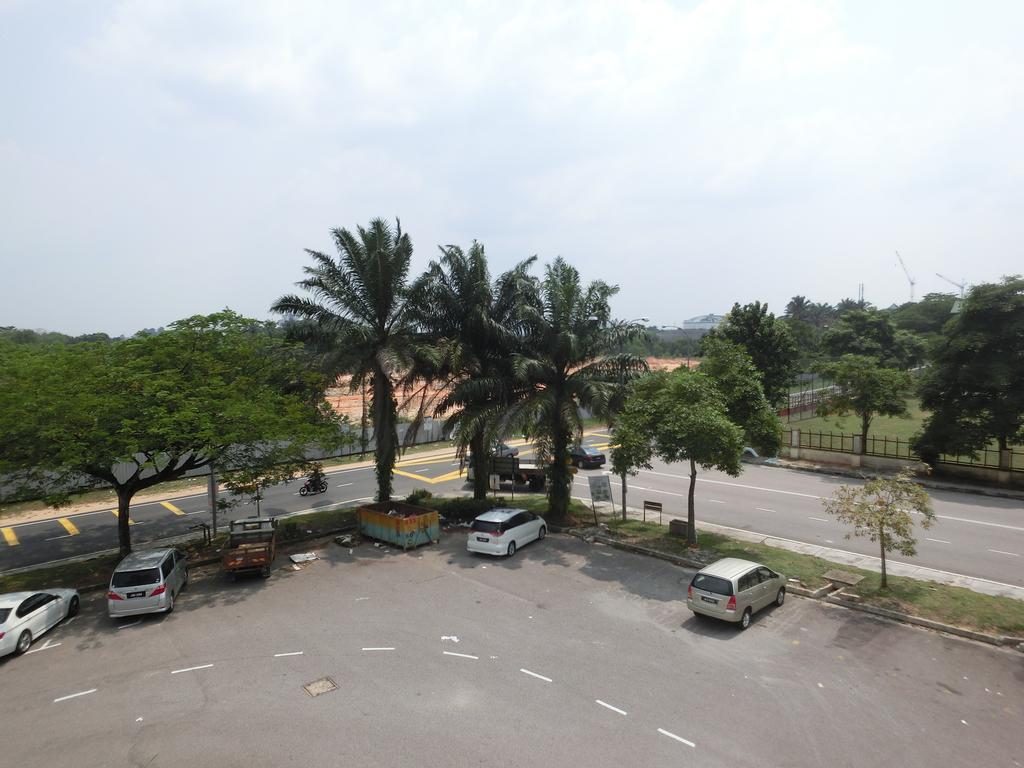 Nah Hotel Skudai Esterno foto